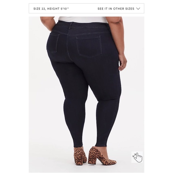 NEW Torrid 24 Short Jegging - Super Stretch Dark Wash - Inseam 27” Inches - Picture 5 of 12